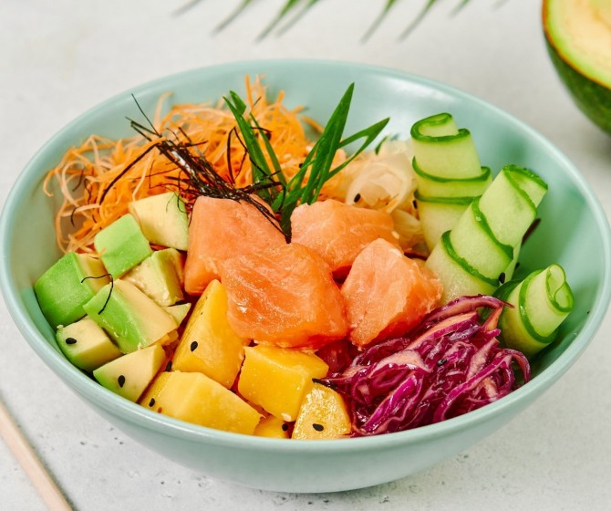 Поке острый лосось с манго BIG