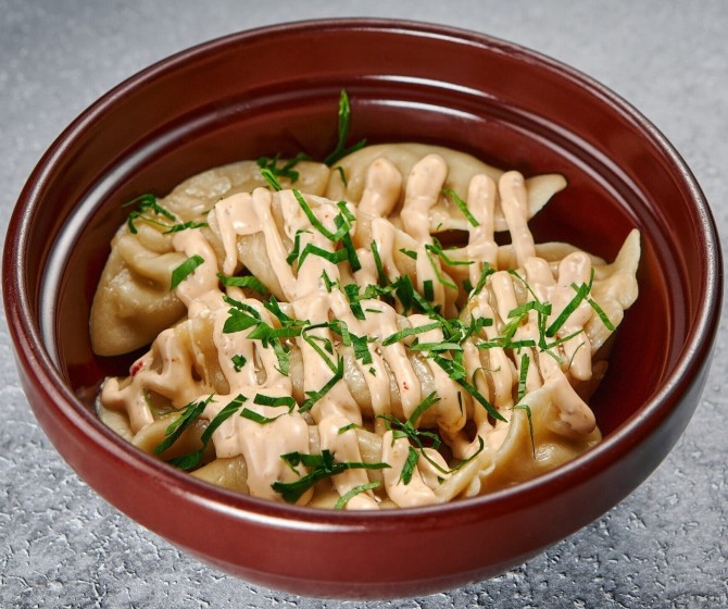 Пельмени с креветками и соусом халапеньо XL