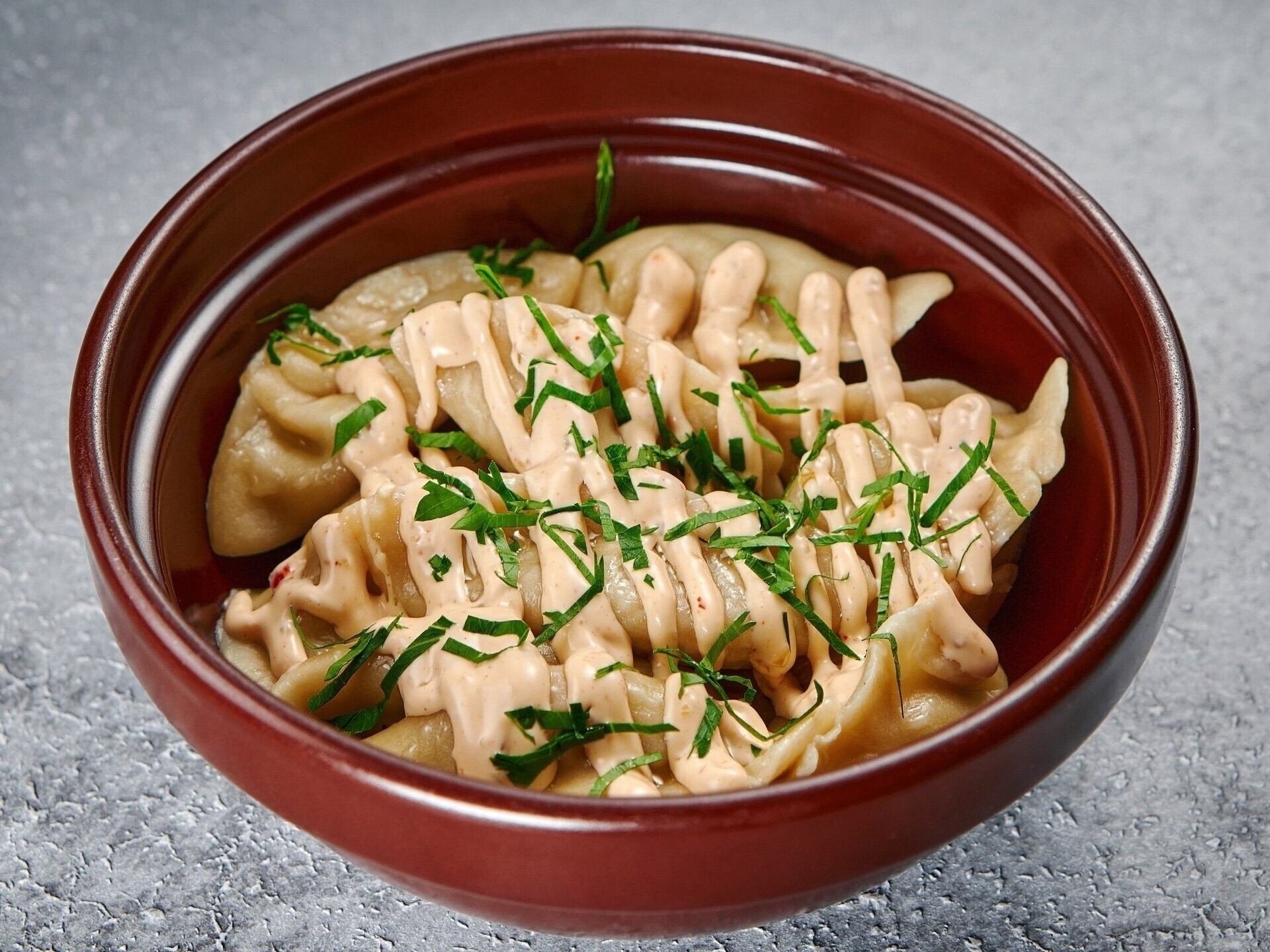 Пельмени с креветками и соусом халапеньо XL