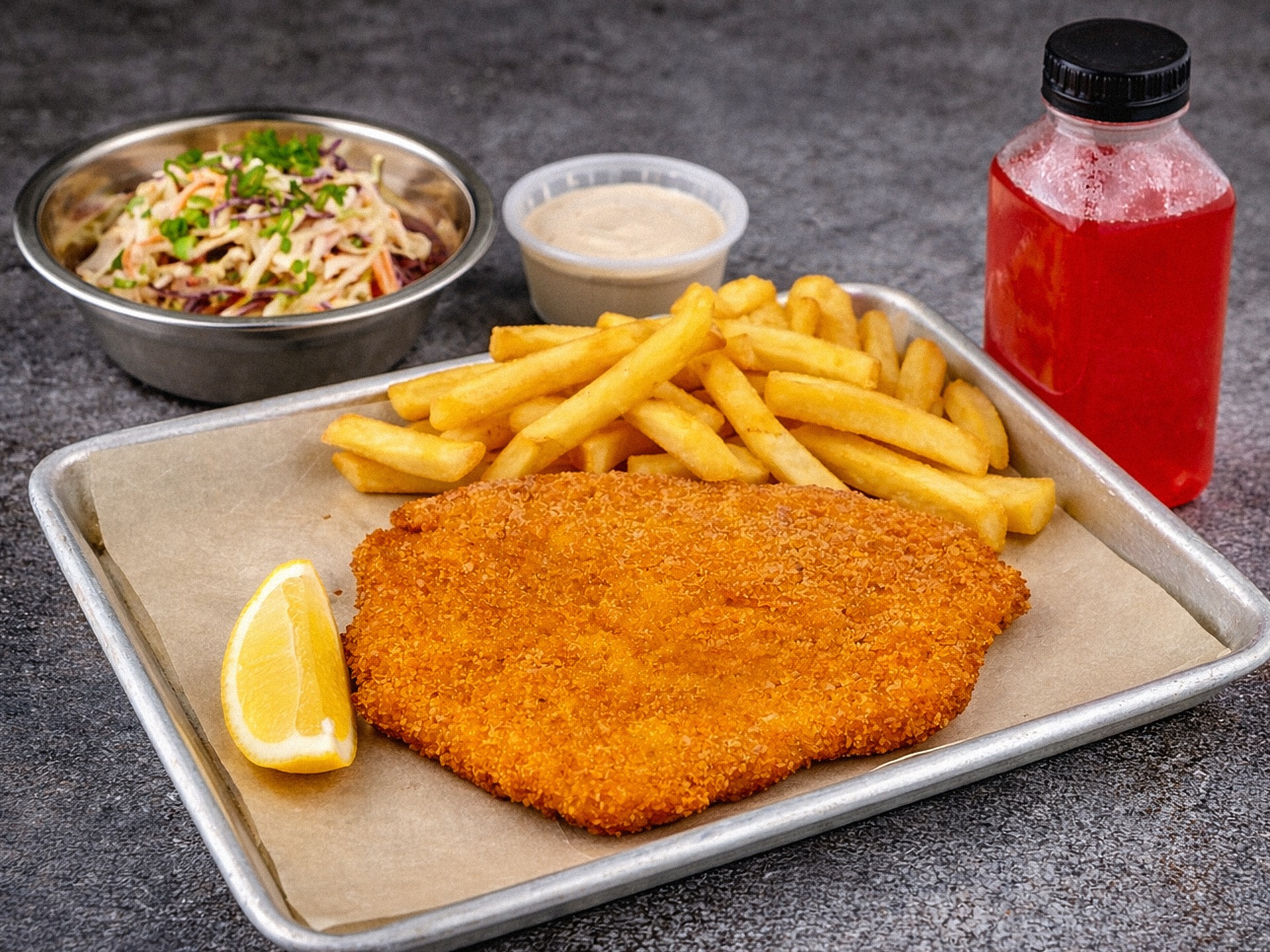 Комбо Шницель+салат коул-слоу+картофель фри+соус+Лимонад Клубника-мята