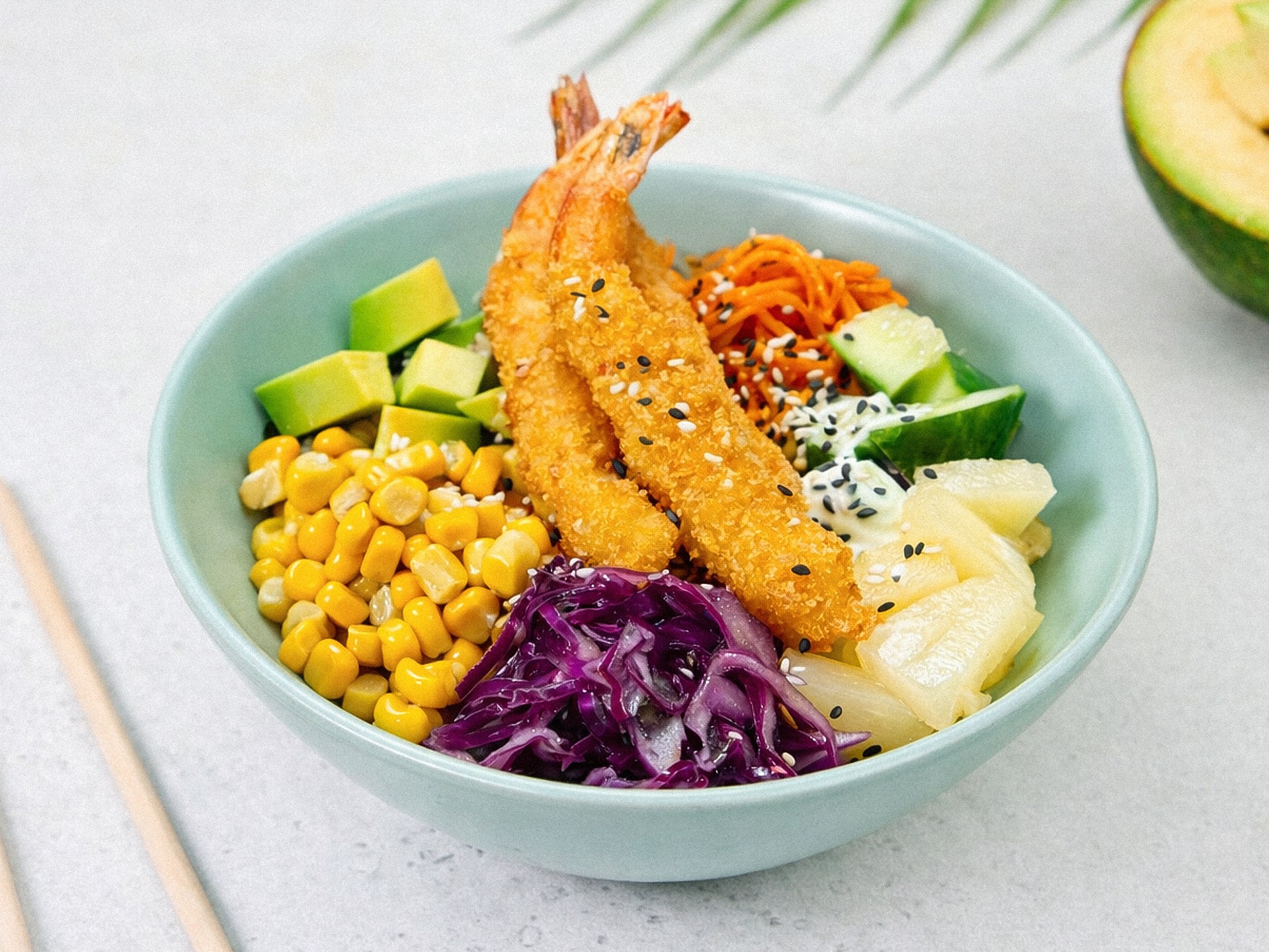 Поке с креветками панко и соусом васаби Майо